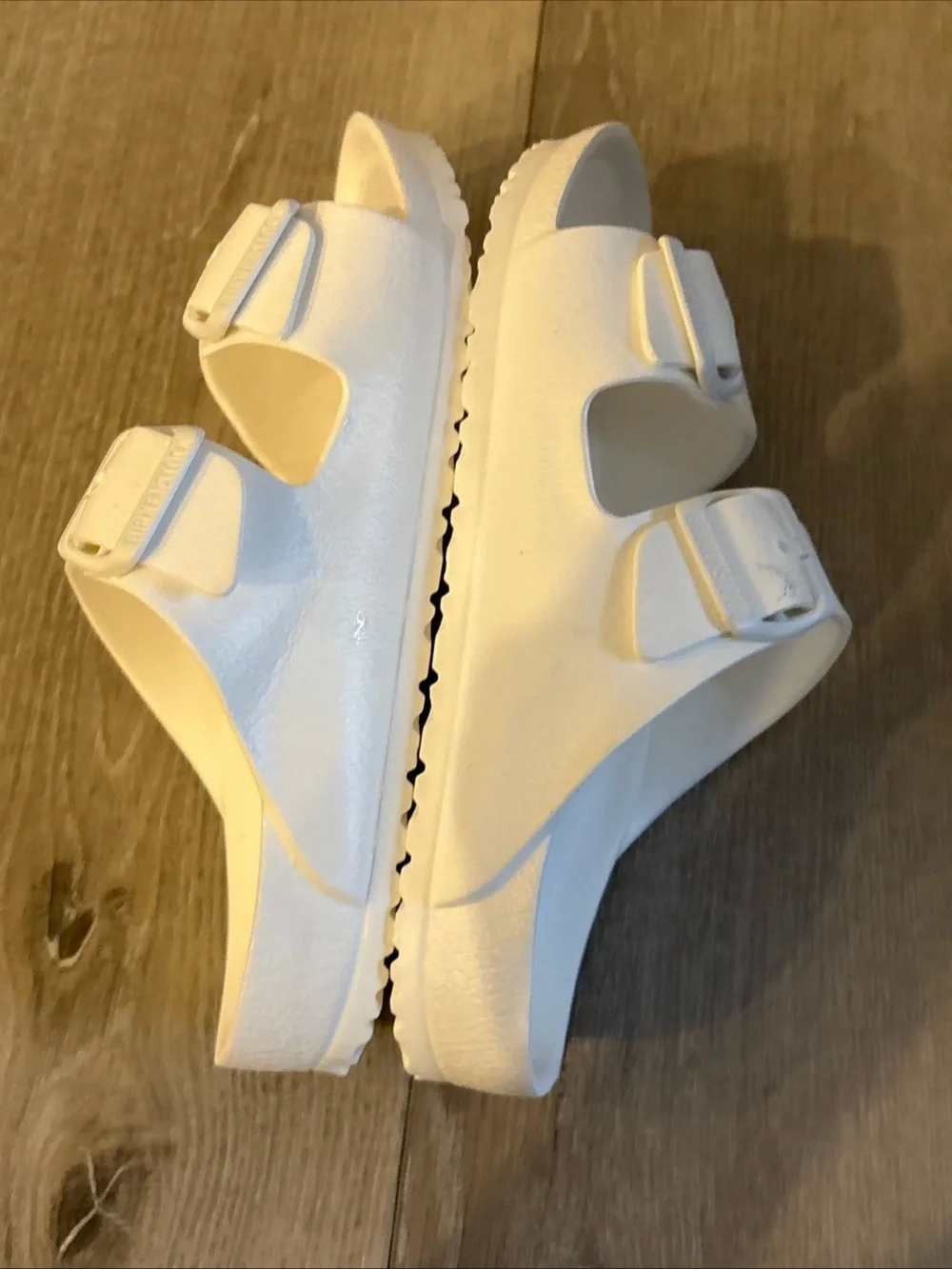EUC Birkenstock Kids Arizona EVA Sandals White Slip-On Size 33 EU 2 US